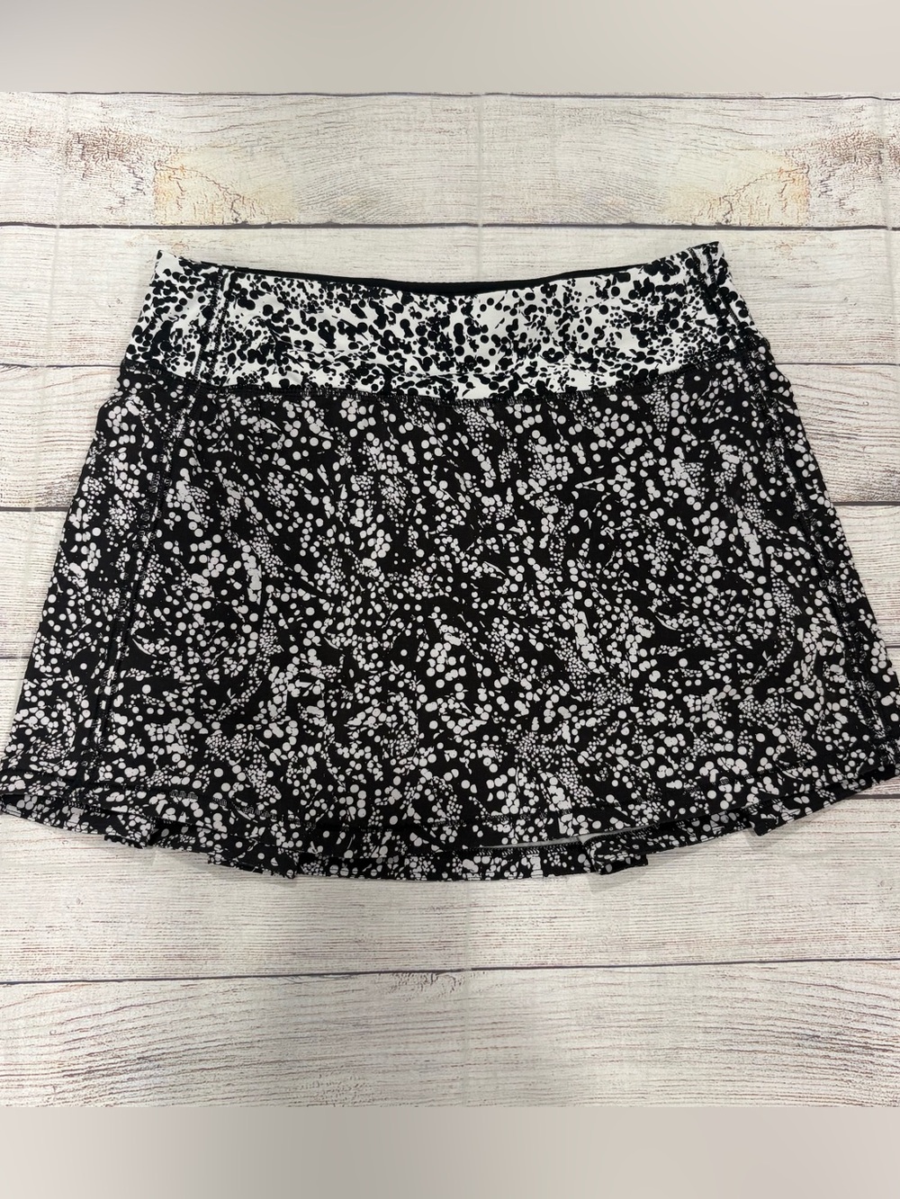 LULULEMON Pace Rival Skirt Size 4